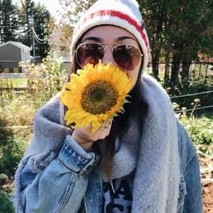 Meet your Posher, Olivia